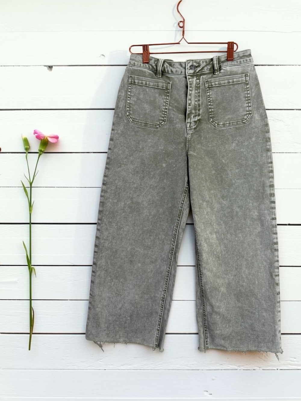 Vigoss Dylan High Rise Wide Leg Crop Jeans Olive Raw Hem Patch Pocket 28